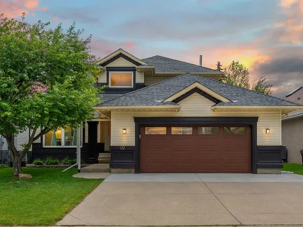92 W Douglas Woods Grv SE, Calgary, AB T2Z 2H7