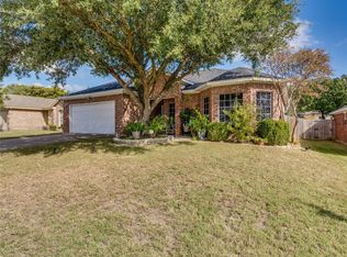 214 Overlook Dr, Midlothian, TX 76065
