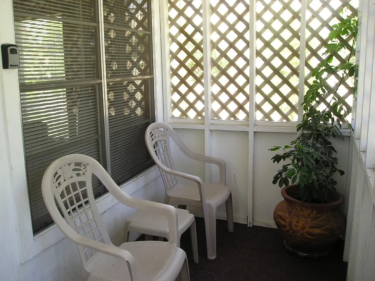 2 bed, 1200 sqft, $1,600 — Photo 2