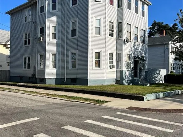 228 Webster Ave, Providence, RI 02909