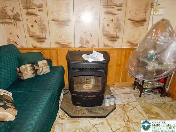 3rd image of 156 Pine Flats Colony Rd