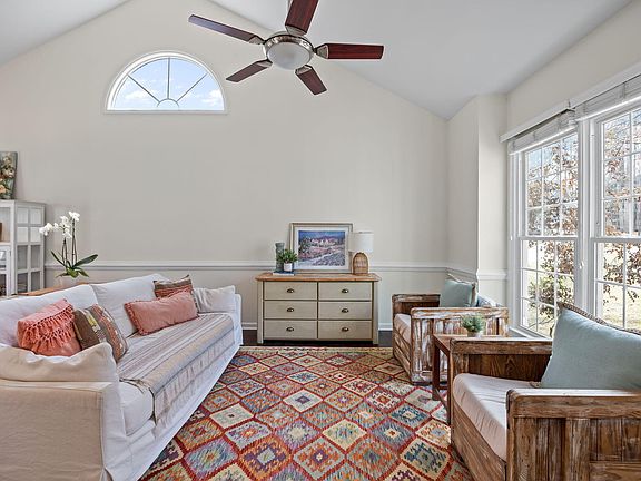 5th image of 5512 Banwell Pl