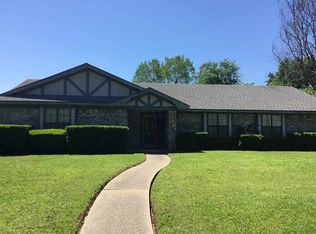 185 N Parker Ln, Carthage, TX 75633