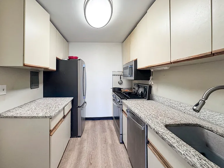 99 Pond Ave #806 — Photo 7