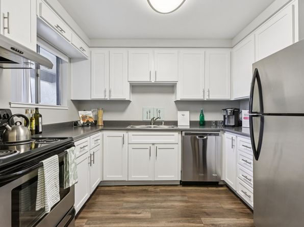 5643 Charlotte Way #225