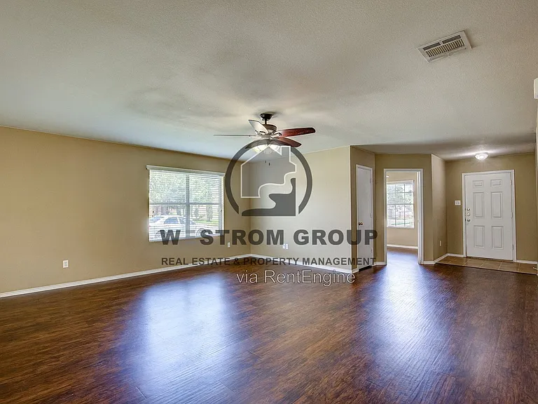 7000 Sylvan Meadows Dr — Photo 6