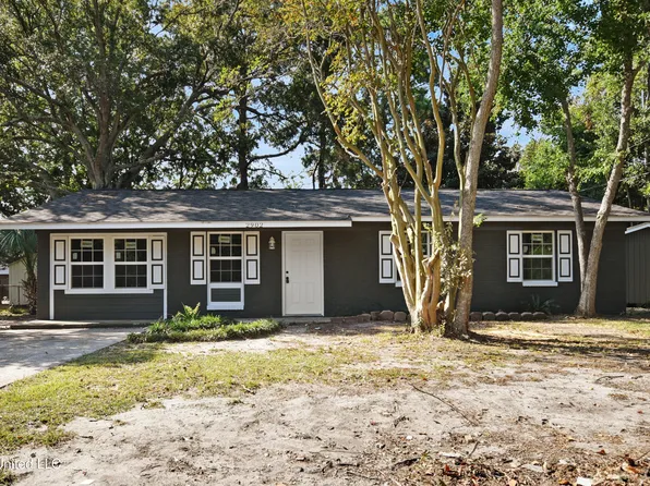 2902 Blanchard Ave, Pascagoula, MS 39581