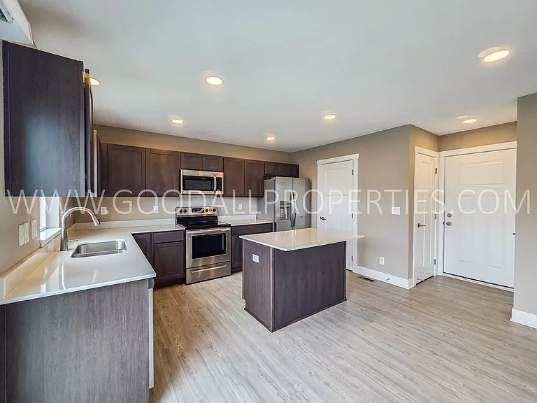 216 Maple Ave — Photo 5