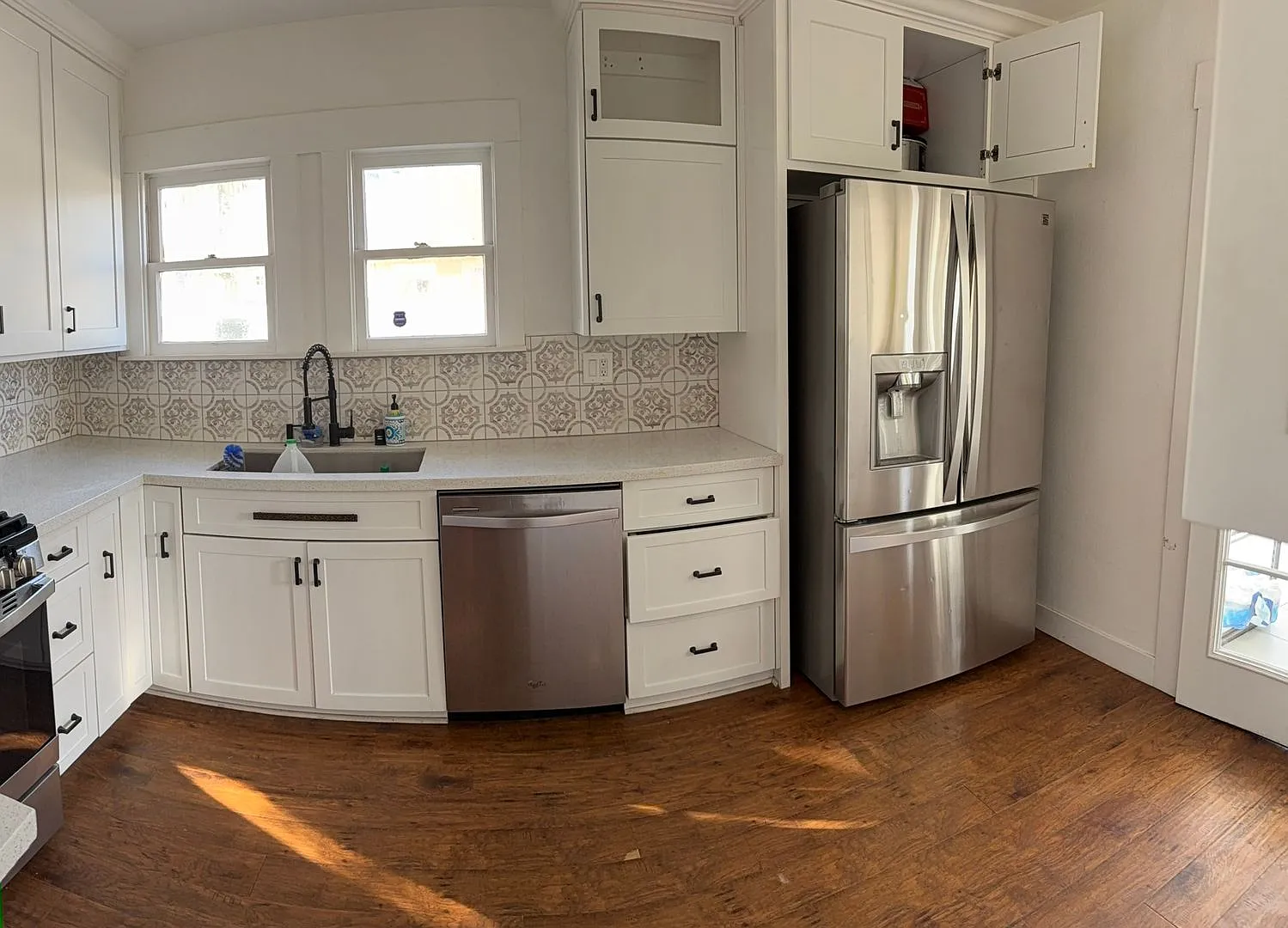 Charming Remodeled 2 bedroom / 1 bathroom Craftsman Home with large lot in Riverside — Photo 2