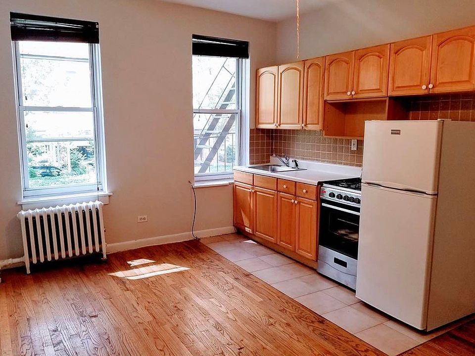 1st image of 222 E 95th St APT 15