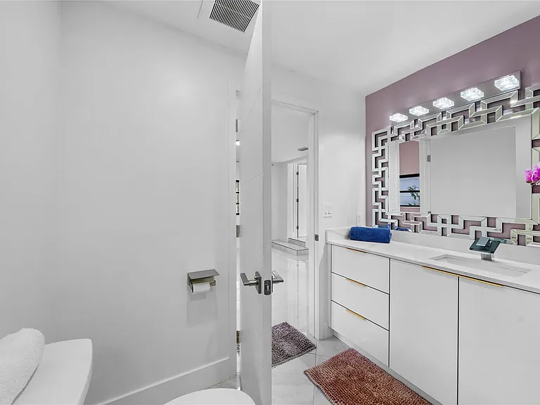 1100 Buchanan St — Photo 15