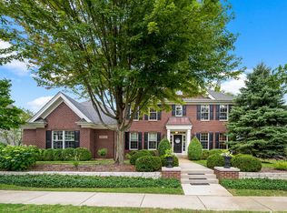 39W553 Sheldon Ln, Geneva, IL 60134