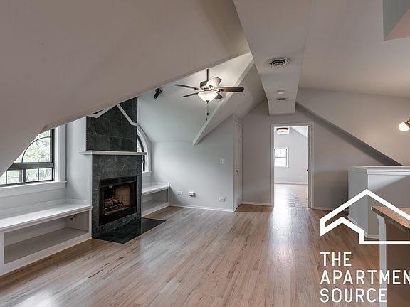 3rd image of 2856 N Southport Ave #3