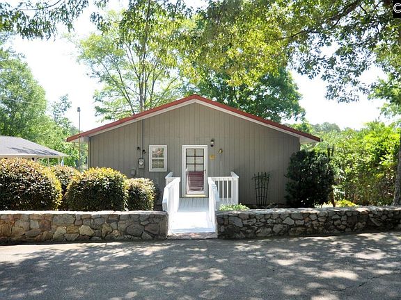 2nd image of 1866 Lakewood Dr