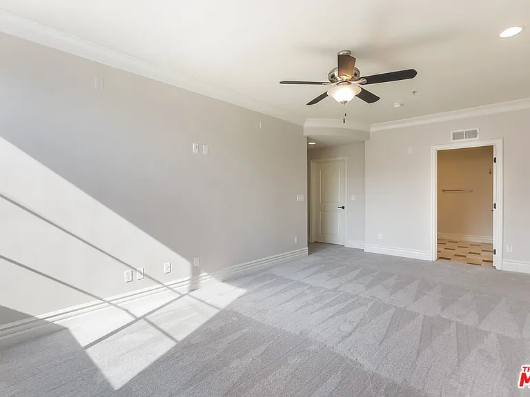 12026 Hoffman St #402 — Photo 23