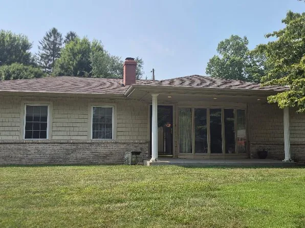 106 W 15th St, La Porte, IN 46350