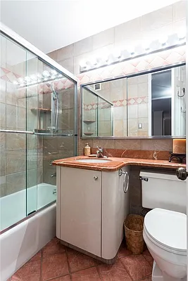 Rented by Akam Sales and Brokerage | media 22
