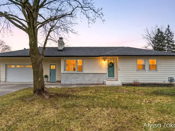 6566 Cherrywood Ave, Jenison, MI 49428