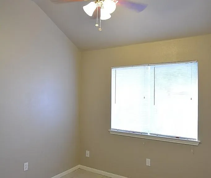 2717 Greenbriar Ct — Photo 15