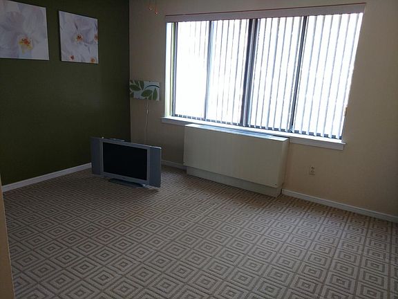 2nd image of 95 Essex Dr APT 3C