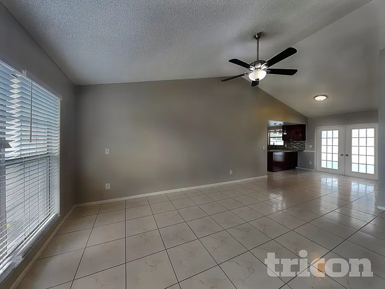 4413 Shadberry Dr — Photo 4