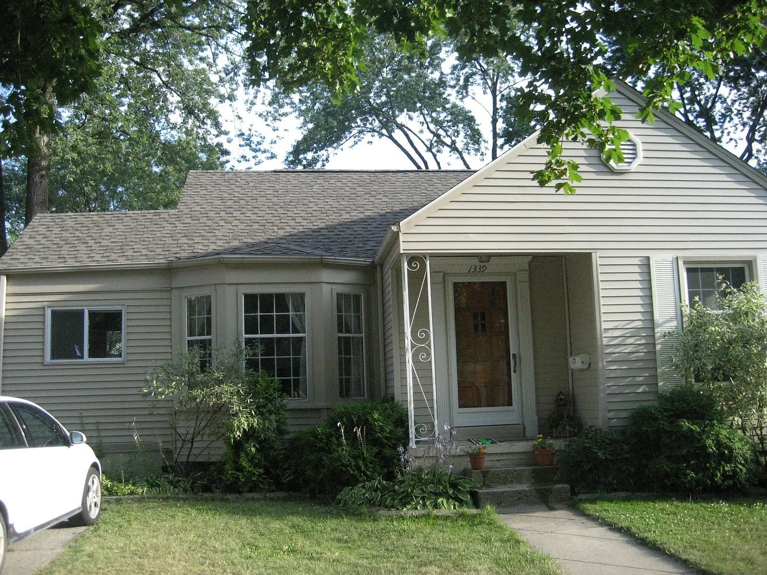 1339 Harvard Rd photo 1