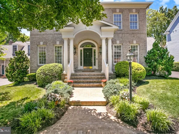 3819 Village Park Dr, Chevy Chase, MD 20815
