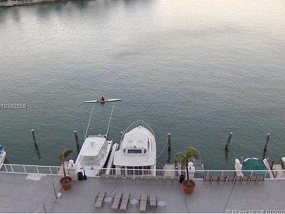 VIEW OF THE BLDG MARINA