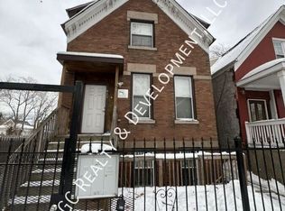 915 N Monticello Ave #B, Chicago, IL 60651