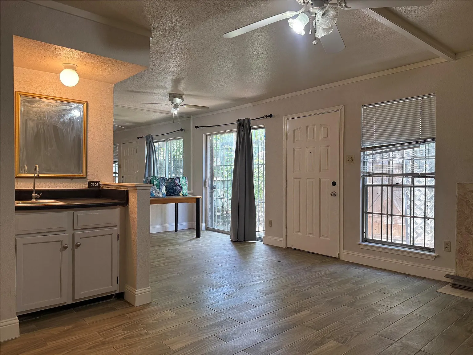 2 bed, 1.5 bath, 1104 sqft, $1,000 — Photo 3