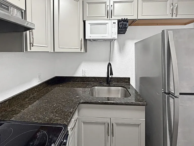 515 Bremser Ave #1 — Photo 10