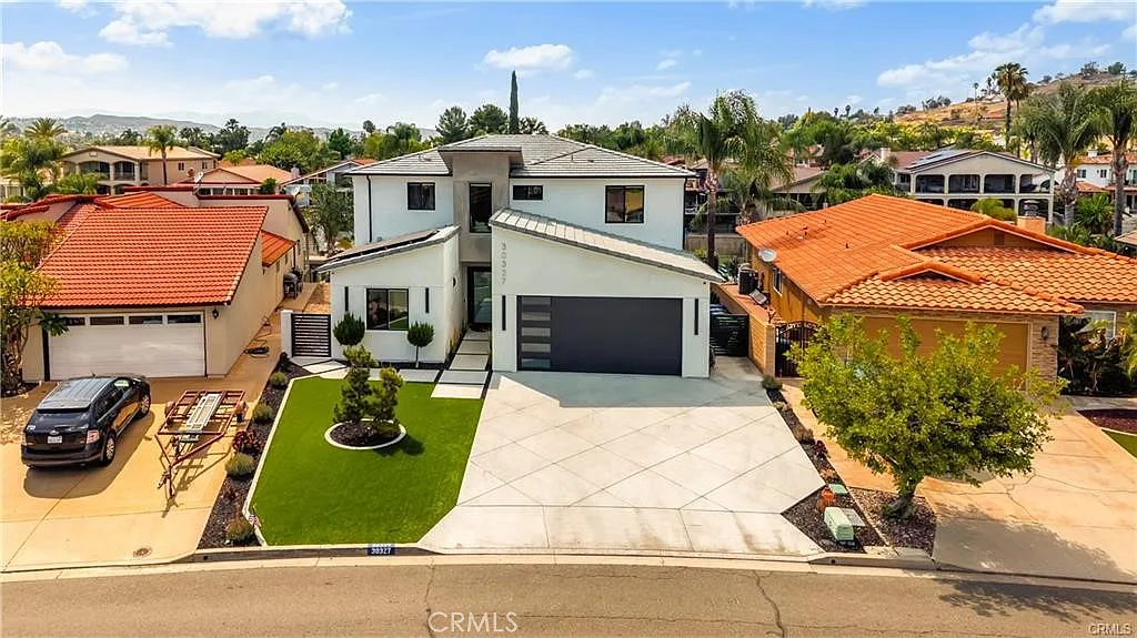 4 bed, 4.5 bath, 3330 sqft, $5,400 — Photo 4