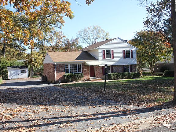 3rd image of 4203 Longleaf Dr