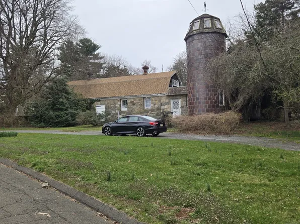 77 West Hill Circle, Stamford, CT 06902
