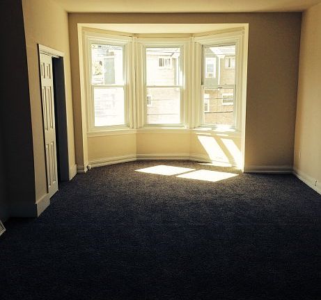5th image of 4545 Pulaski Ave