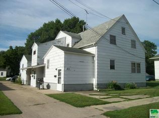 211 E Cedar St, Cherokee, IA 51012