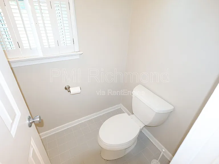 6004 Manor Park Ter — Photo 29