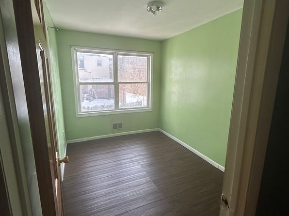 19 Roosevelt Ave #2