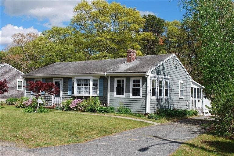 1st image of 127 Duck Pond Rd. Extension