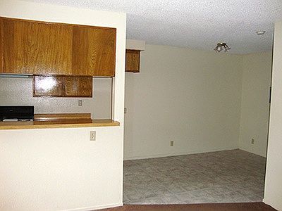 4th image of 13632 Kornblum Ave APT 9