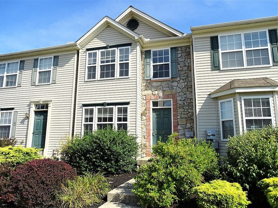1st image of 235 Cartledge Ln