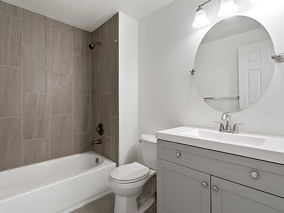 4th image of 14510 NE 31st St #206