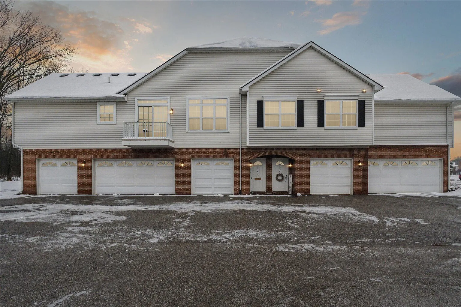 554 Olde English Cir photo 1
