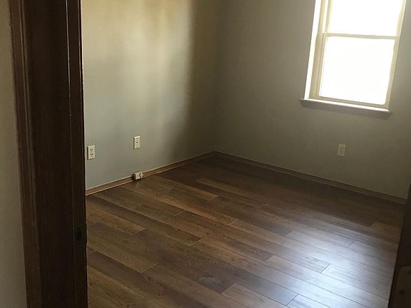 3rd image of 112 S 39th St