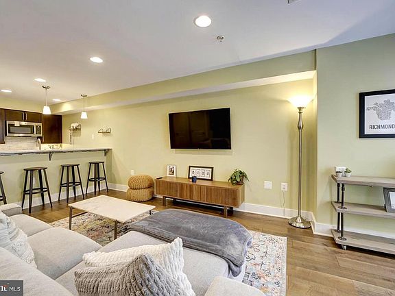 5th image of 2505 17th St NW Unit 1