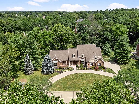 2nd image of 808 Squire Lake Dr