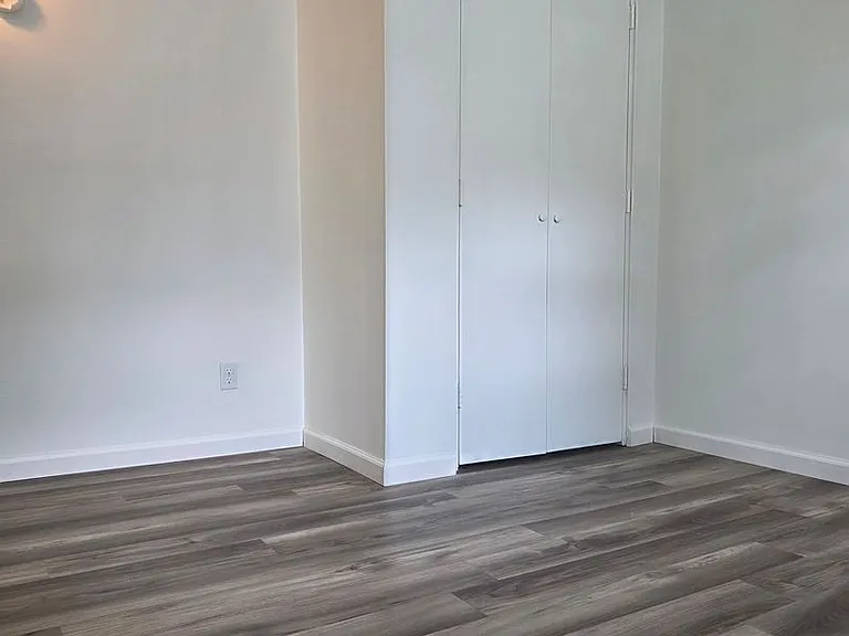 150 McCauley Ave — Photo 11