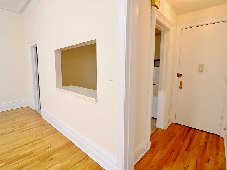 17 W 73rd St #2R — Photo 9