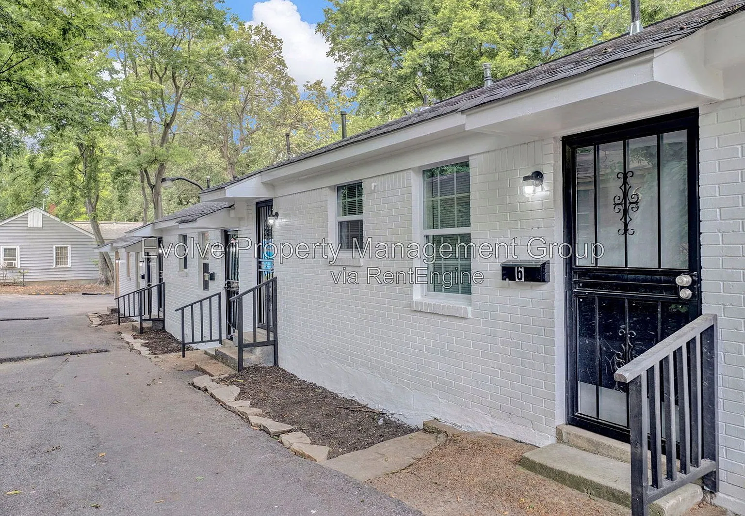 2 bed, 1.0 bath, 700 sqft, $795 — Photo 2