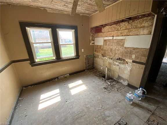 5th image of 4147 E 141st St